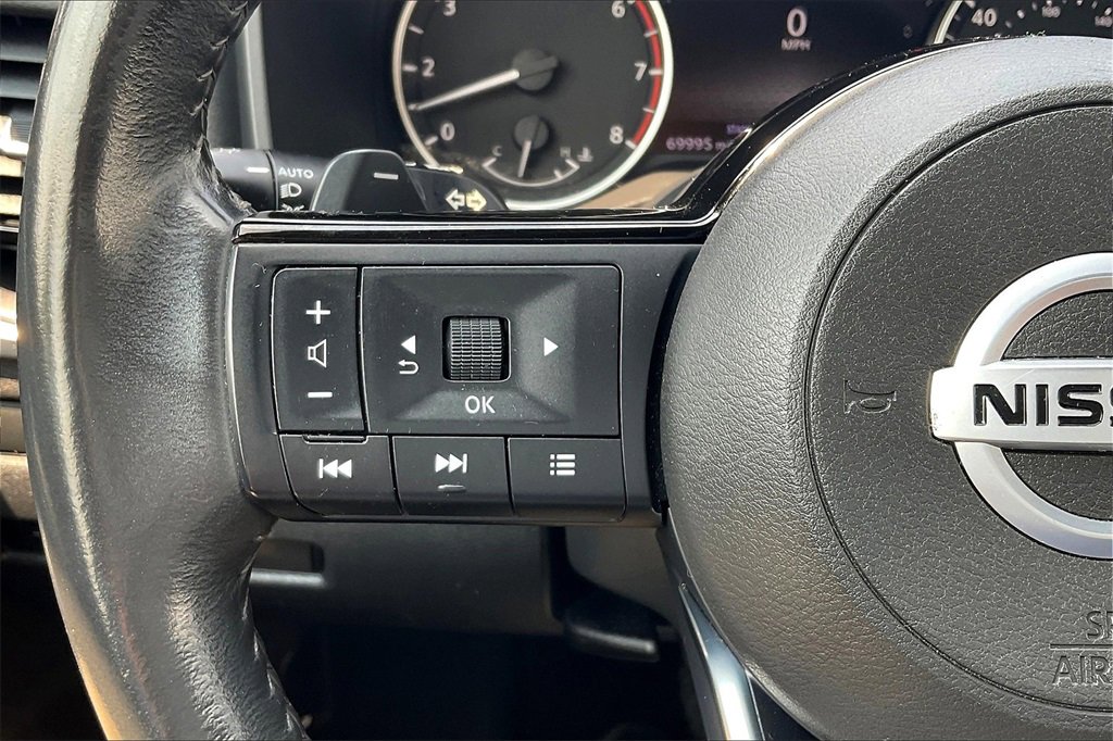 Used 2021 Nissan Rogue SV w/ Premium Package image 17