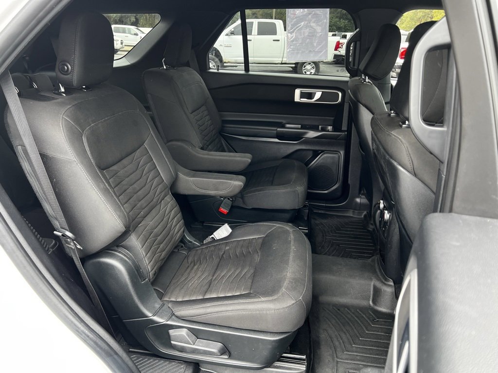 Used 2020 Ford Explorer XLT image 18