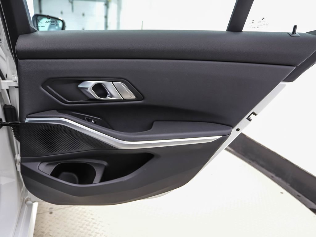 Used 2020 BMW 330i xDrive Sedan w/ Driving Assistance Package image 25