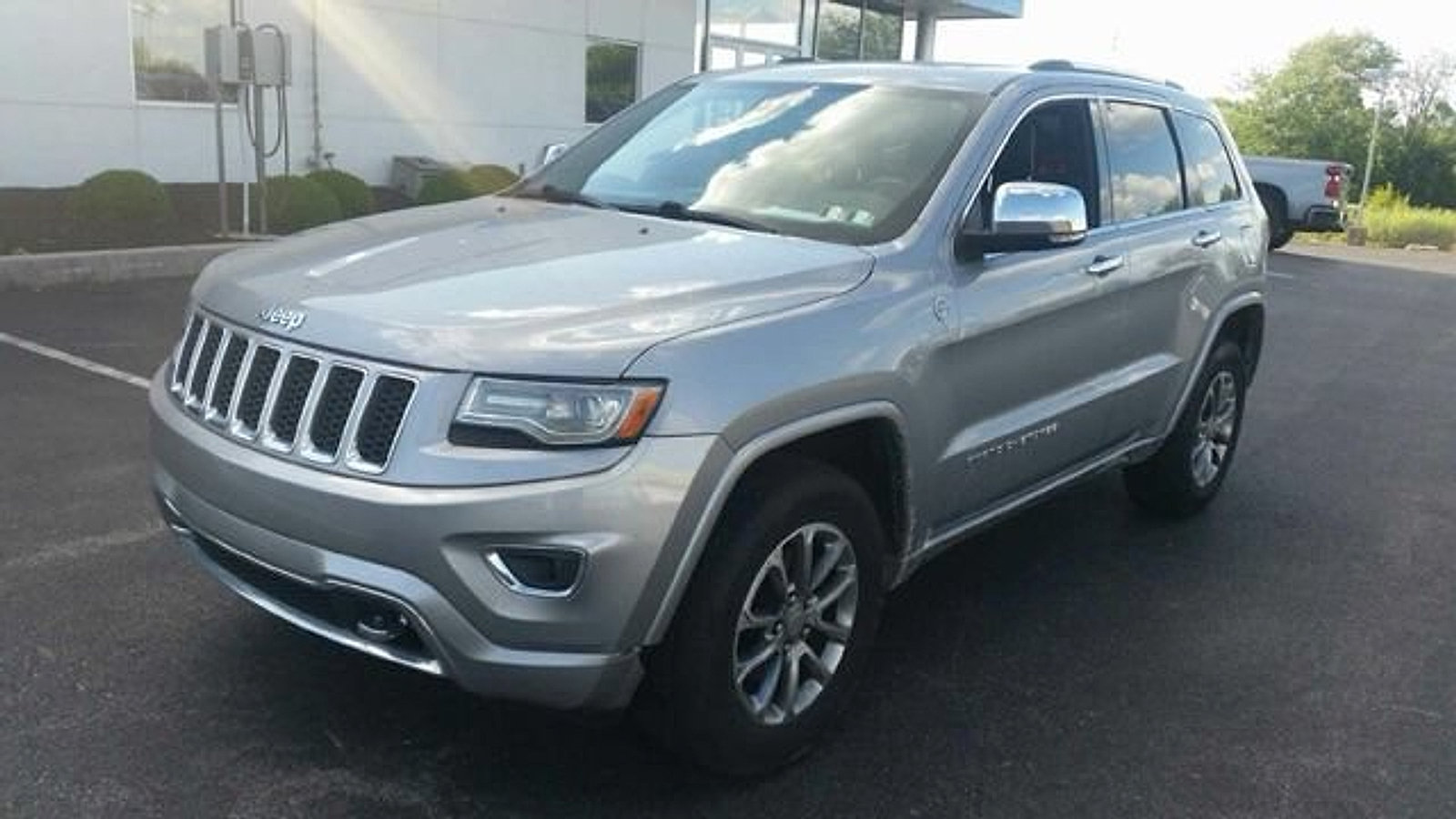 Used 2014 Jeep Grand Cherokee Overland AWD/4WD image 5