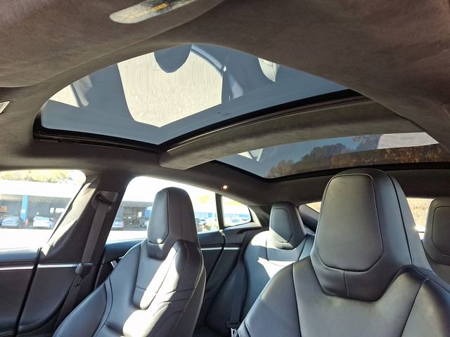 Used 2016 Tesla Model S 70 image 18