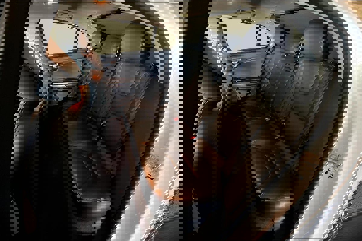 Used 2018 Volvo S60 T5 Inscription image 26