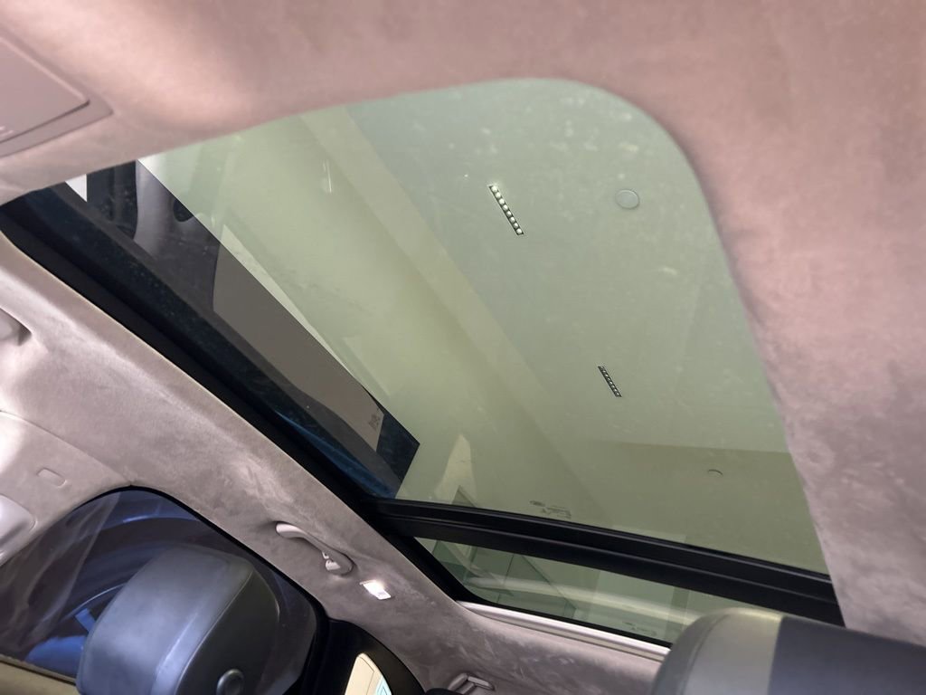 Used 2020 Jaguar F-PACE Premium image 13