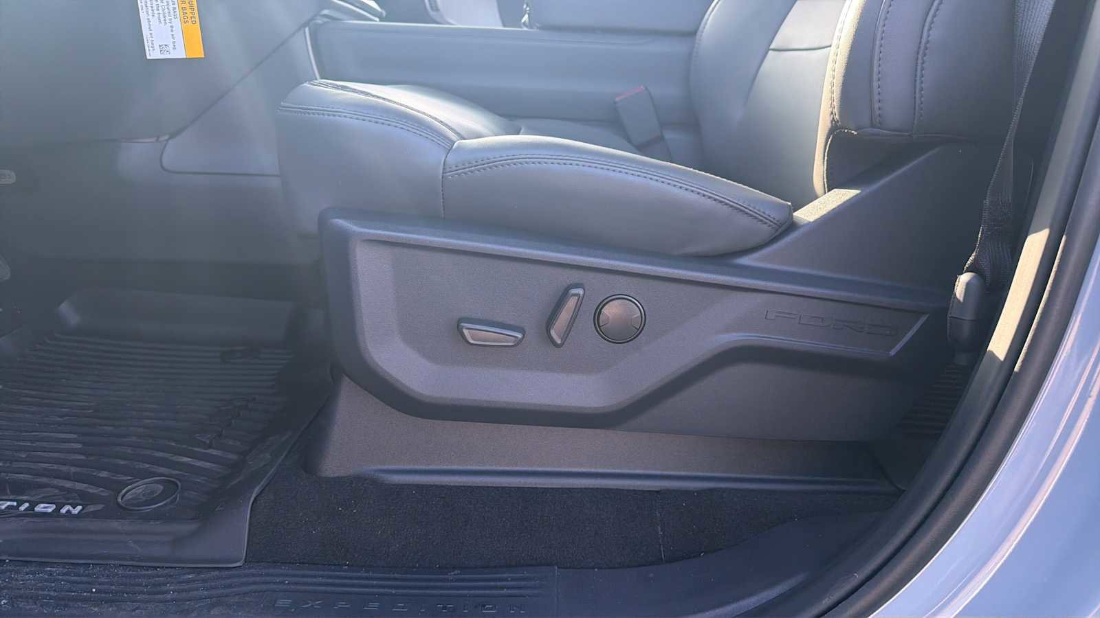 Used 2026 Ford Expedition Active image 13