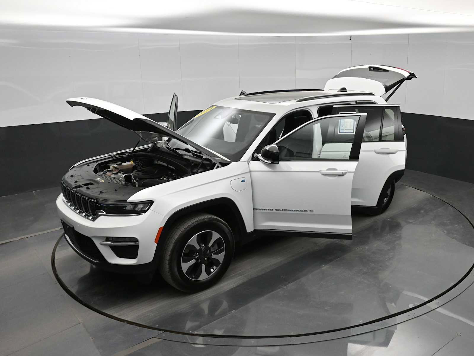 Used 2024 Jeep Grand Cherokee Limited 4xe AWD/4WD image 41