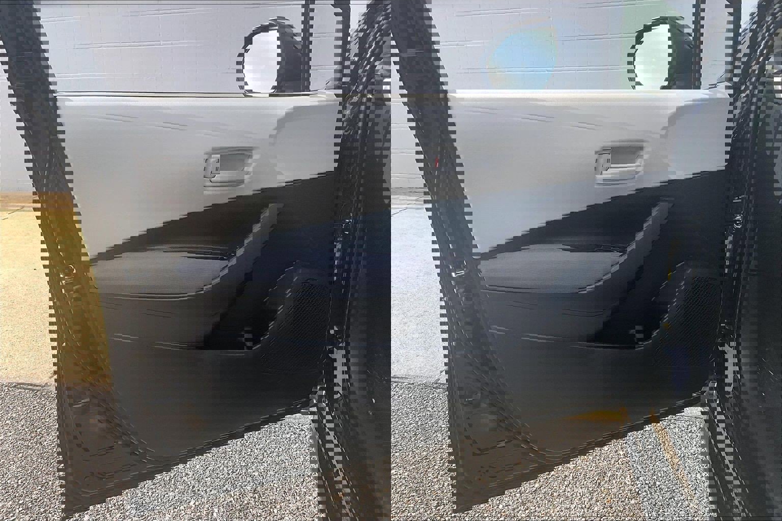 Used 2023 Toyota Corolla LE w/ Carpet Mat Package (TMS) image 27