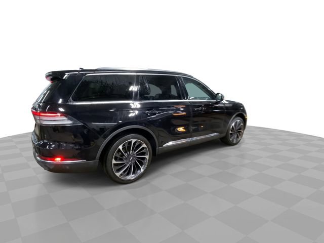 Used 2023 Lincoln Aviator Reserve w/ Equipment Group 201A image 2