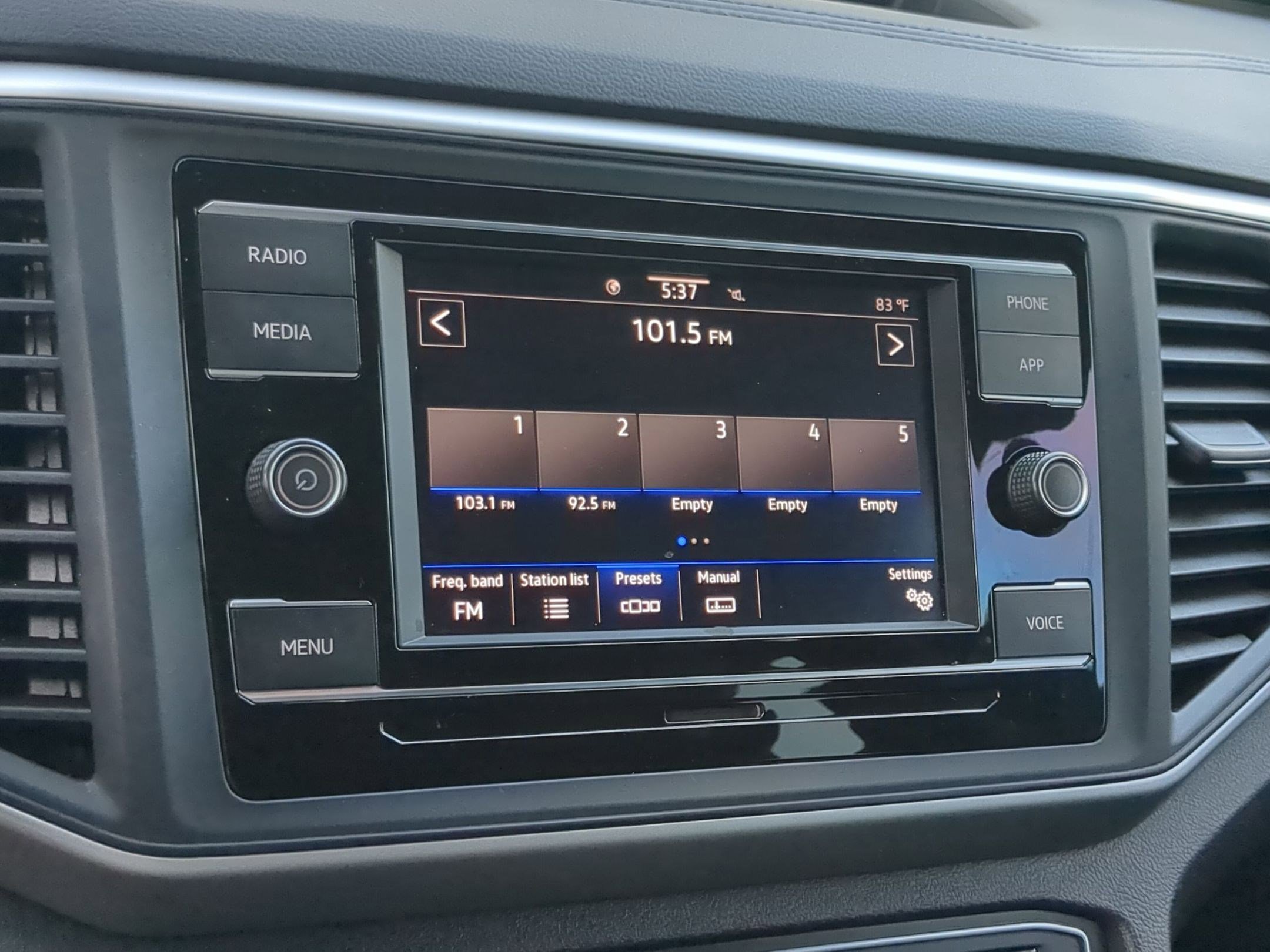 Used 2023 Volkswagen Atlas Cross Sport SE image 15