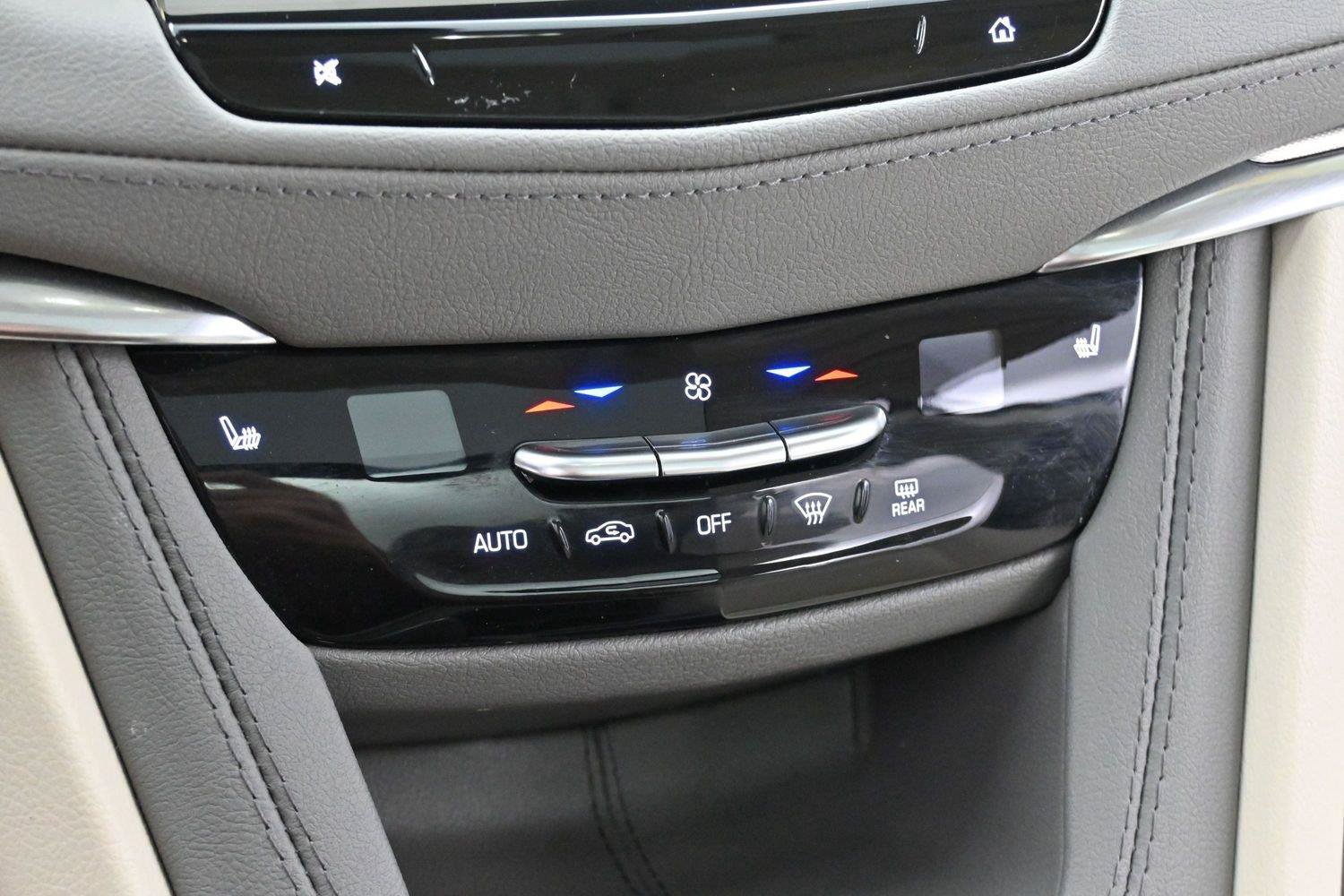Certified 2024 Cadillac XT5 Premium Luxury w/ Technology Package AWD/4WD image 27