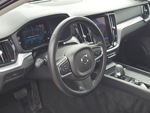 Used 2024 Volvo S60 B5 Core image 9