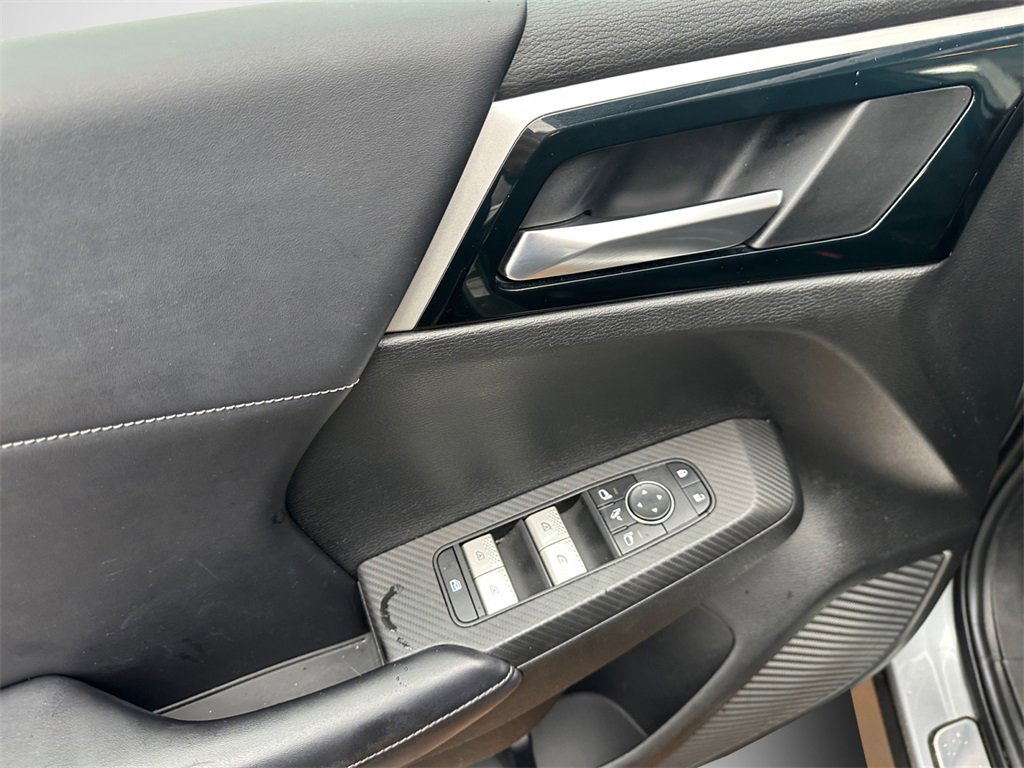 Used 2023 Mitsubishi Outlander SE image 14