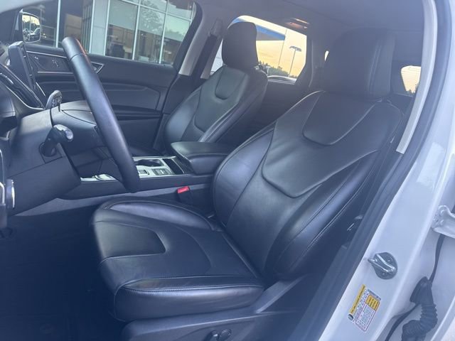 Used 2022 Ford Edge Titanium AWD/4WD image 19