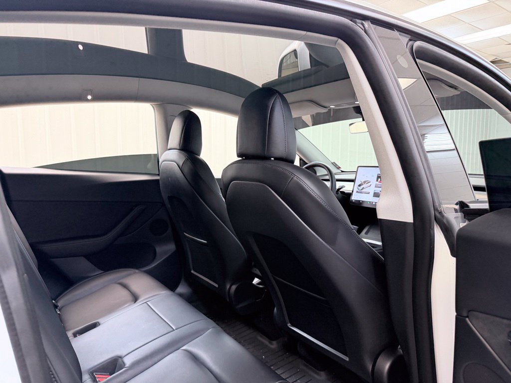 Used 2022 Tesla Model Y Long Range AWD/4WD image 33