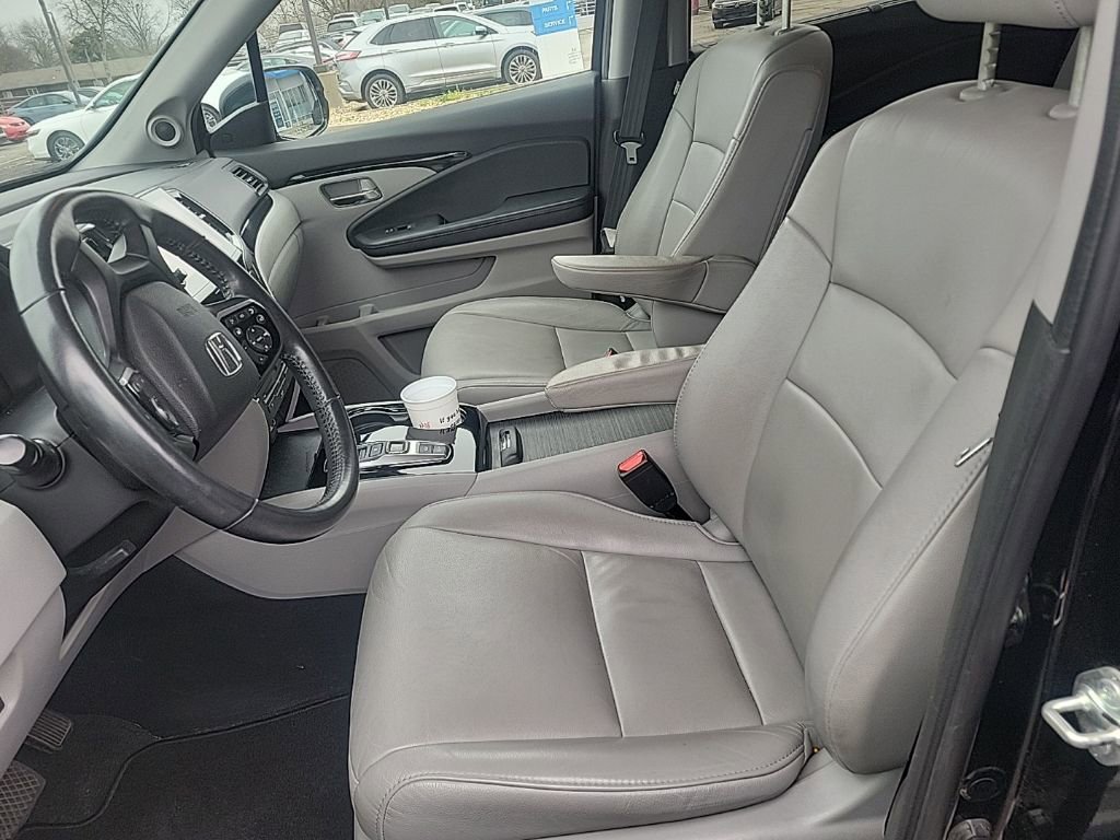 Used 2019 Honda Pilot Touring image 8