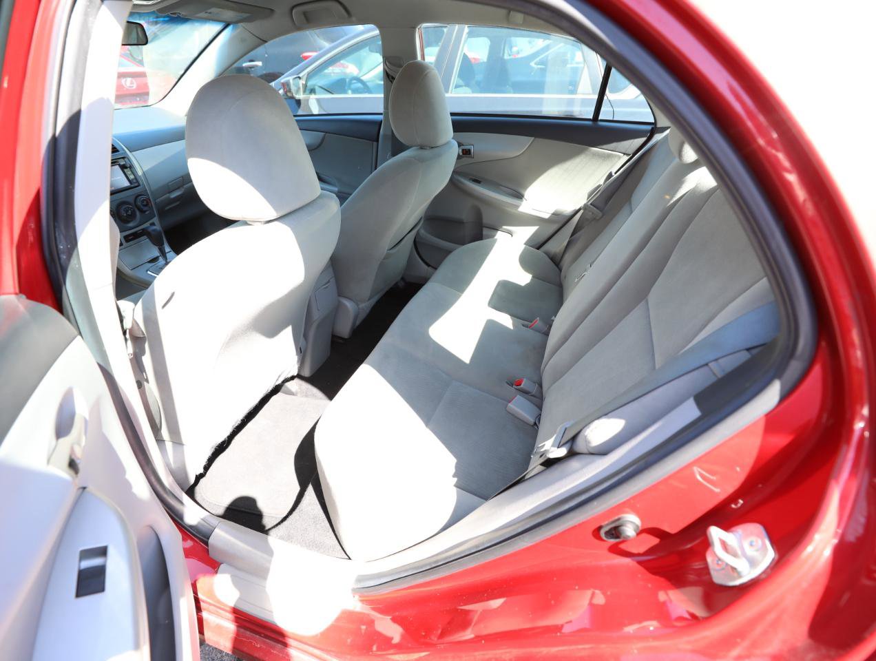 Used 2013 Toyota Corolla LE image 9