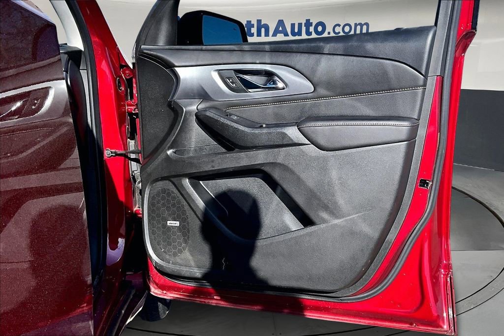 Used 2020 Chevrolet Traverse Premier w/ LPO, Black Accent Package AWD/4WD image 28