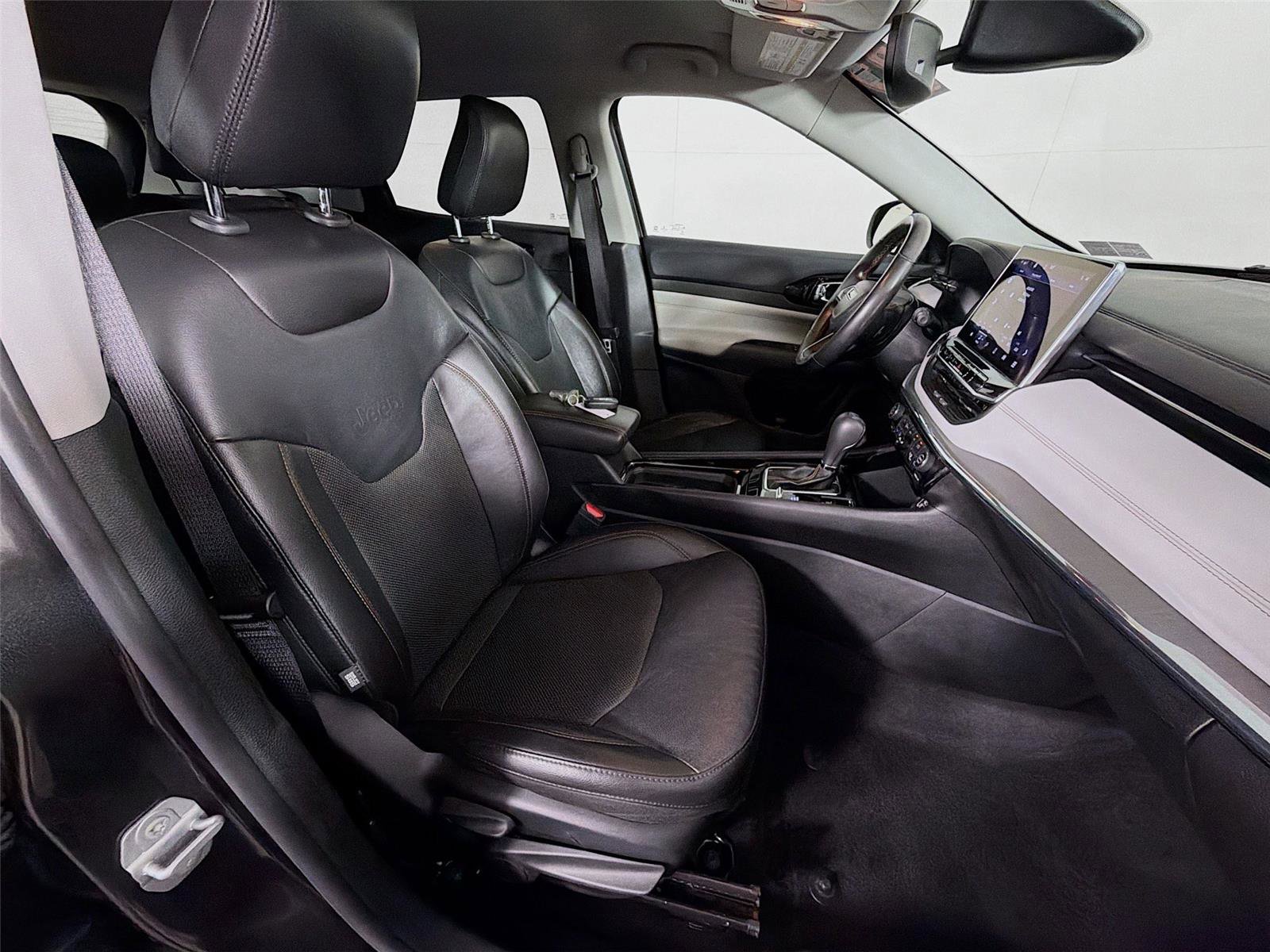 Used 2022 Jeep Compass Limited AWD/4WD image 27