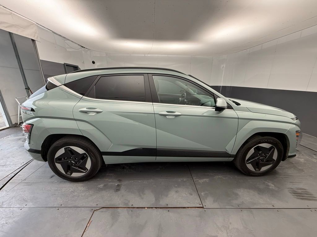Used 2025 Hyundai Kona Limited image 13
