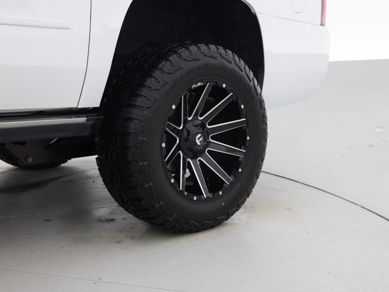 Used 2015 Chevrolet Suburban LTZ image 20