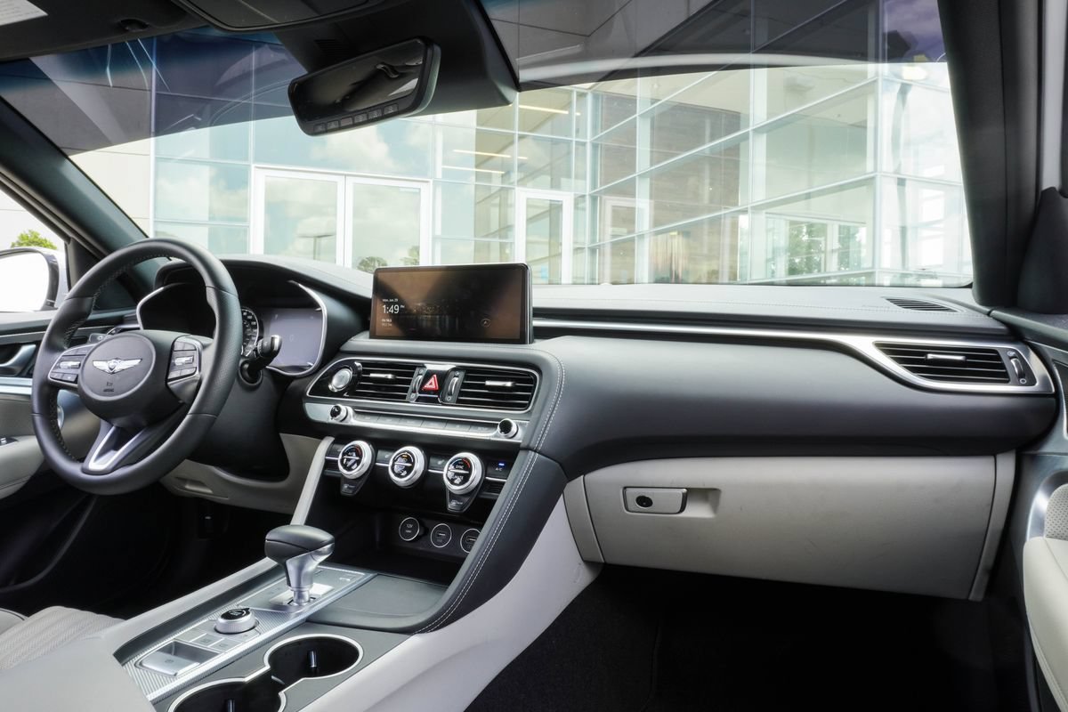 Used 2022 Genesis G70 3.3T RWD image 19