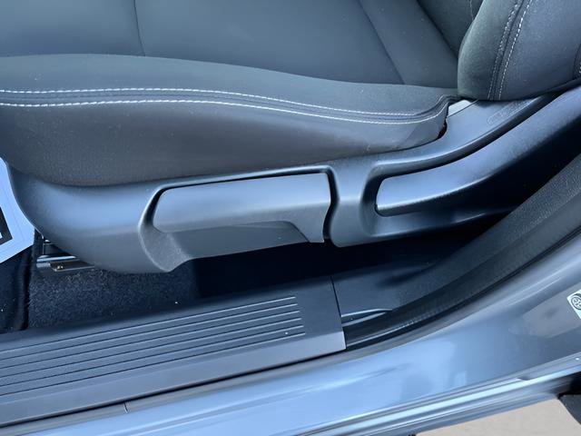 Used 2023 Nissan Rogue S image 11