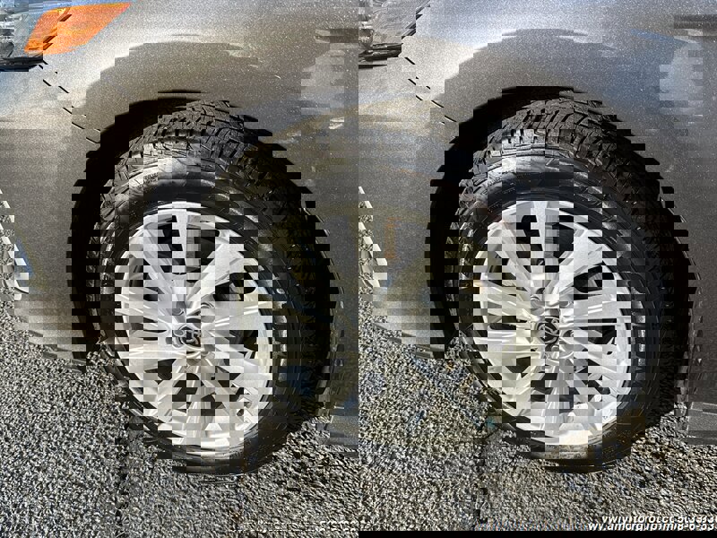 Used 2022 Toyota Camry LE image 10