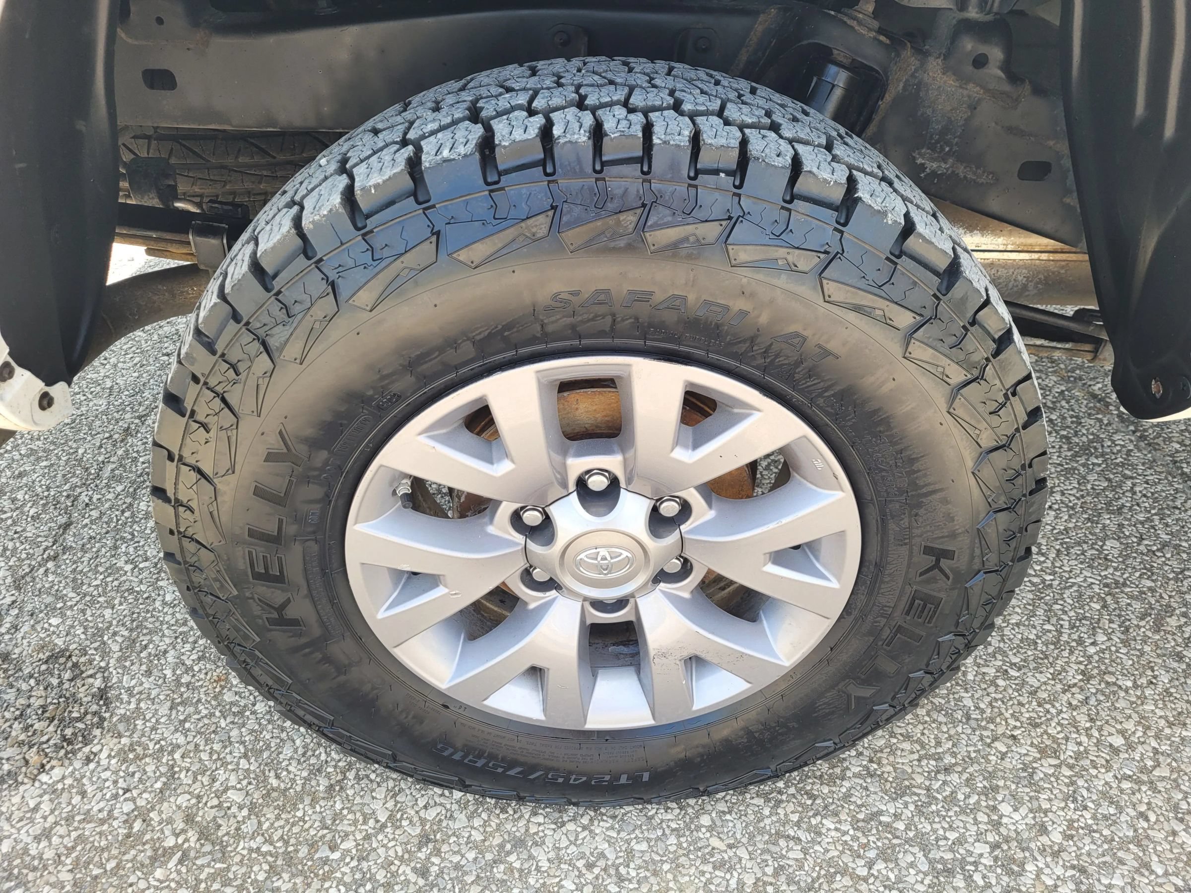Used 2019 Toyota Tacoma SR5 AWD/4WD image 11