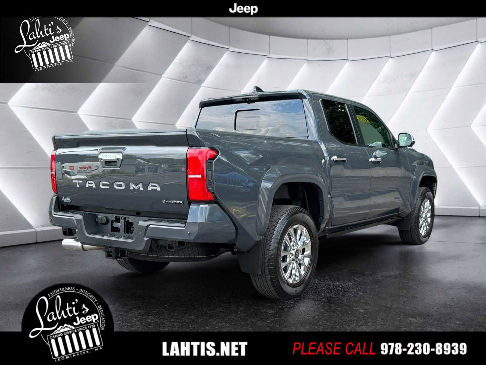 Used 2025 Toyota Tacoma Limited image 4