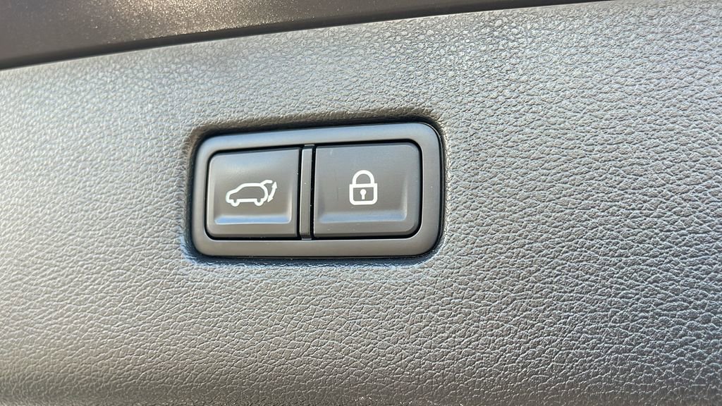 Used 2021 Genesis GV80 2.5T w/ Advanced Package 03 image 31