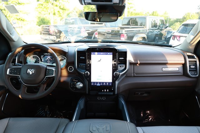 Used 2025 RAM 1500 Laramie AWD/4WD image 29