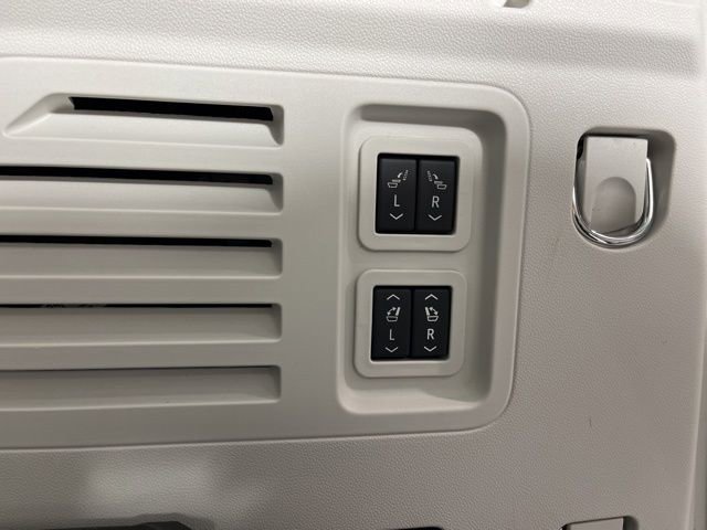 Used 2025 GMC Acadia Denali w/ Super Cruise Package image 49