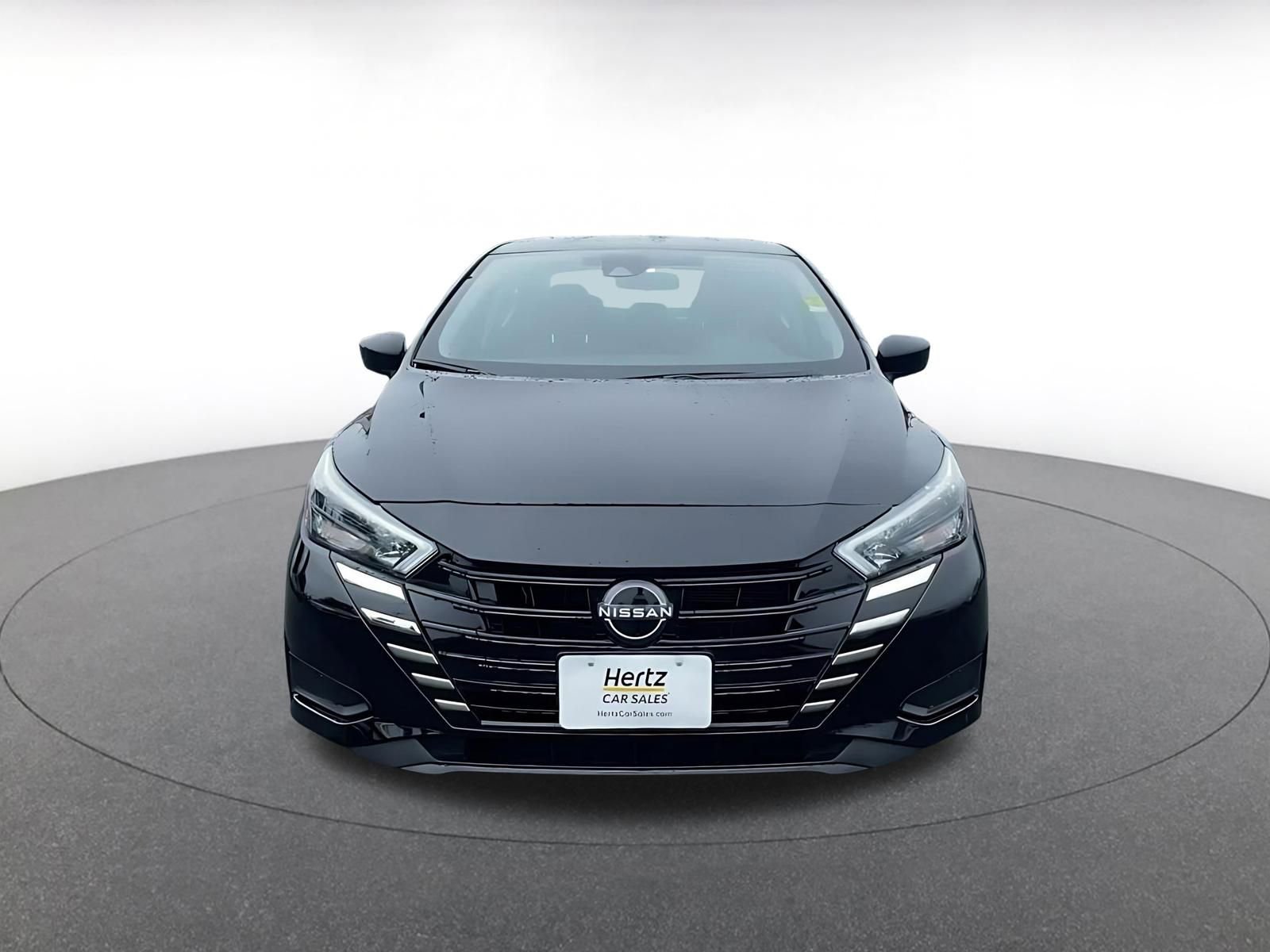 Used 2025 Nissan Versa SV image 4