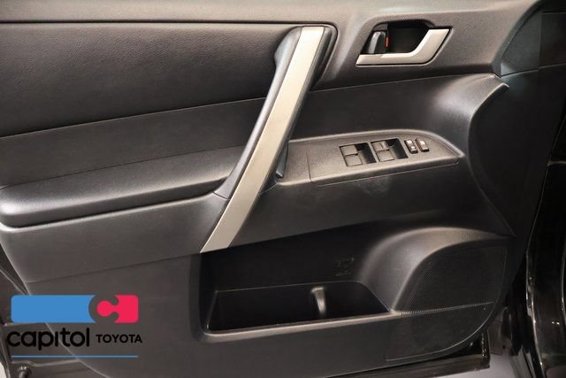 Used 2013 Toyota Highlander SE AWD/4WD image 9