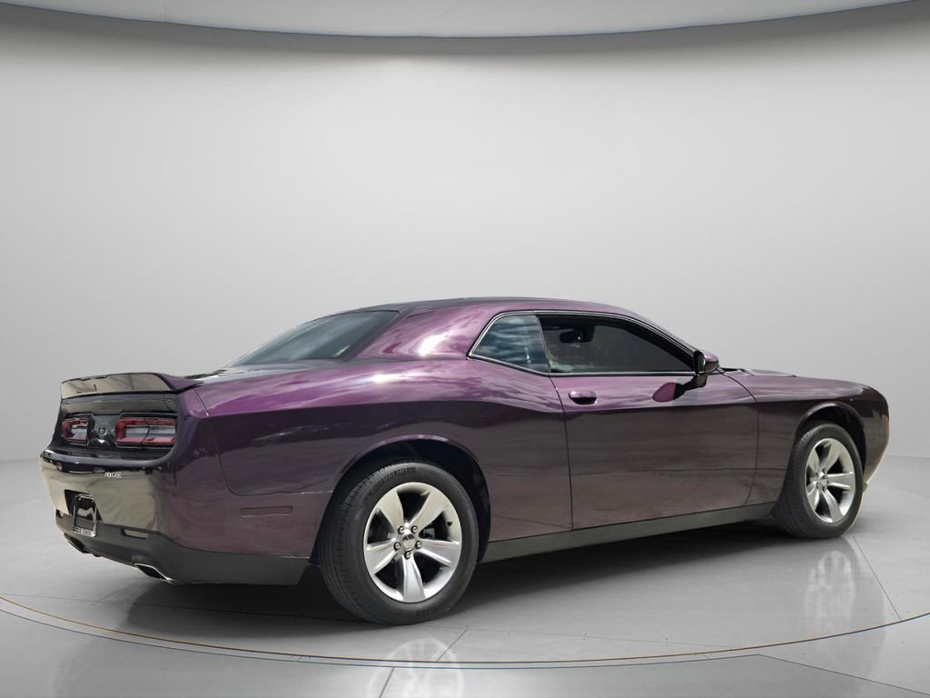 Used 2021 Dodge Challenger SXT image 8