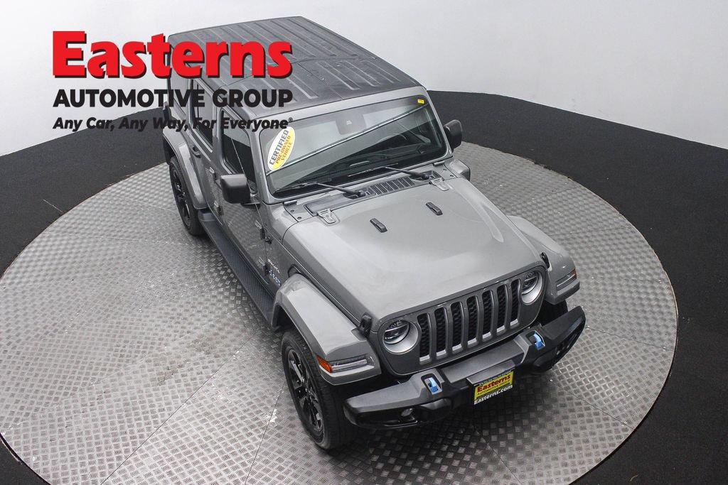 Used 2022 Jeep Wrangler Unlimited Sahara w/ Cold Weather Group AWD/4WD image 3