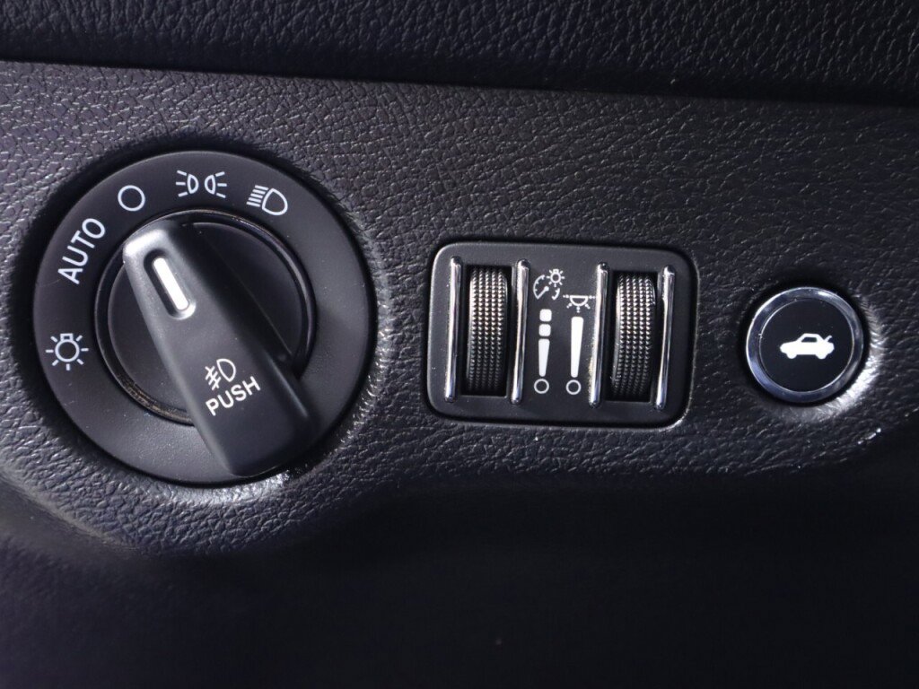 Used 2019 Dodge Challenger R/T Scat Pack w/ Shaker Package image 10