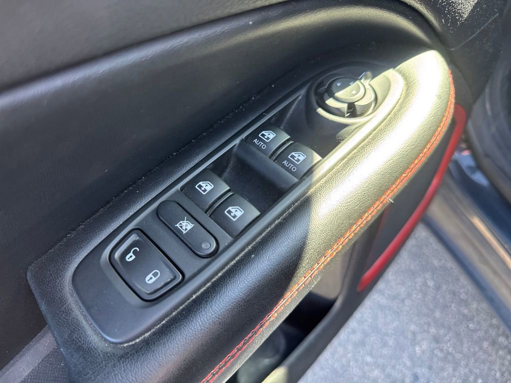 Used 2017 Jeep Compass Trailhawk w/ Leather Interior Group AWD/4WD image 11