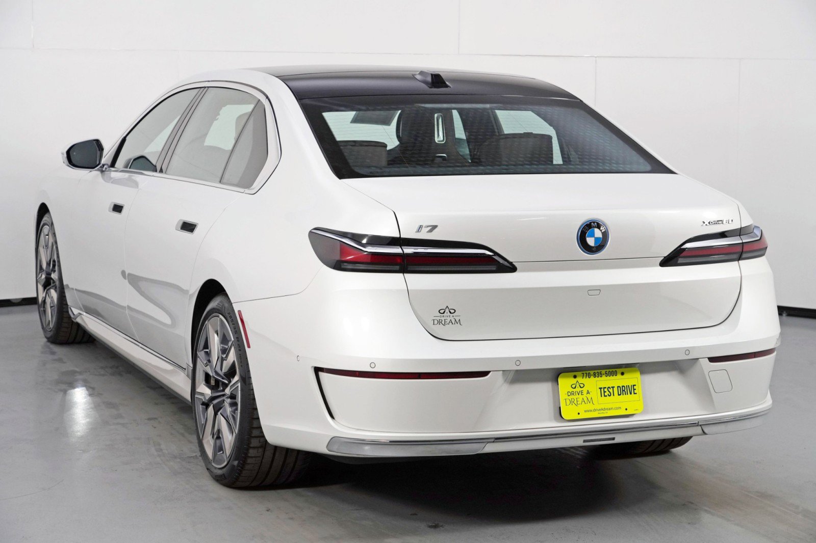 Used 2023 BMW i7 xDrive60 AWD/4WD image 58