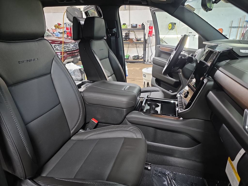 New 2026 GMC Yukon Denali w/ Advanced Technology Package AWD/4WD image 10