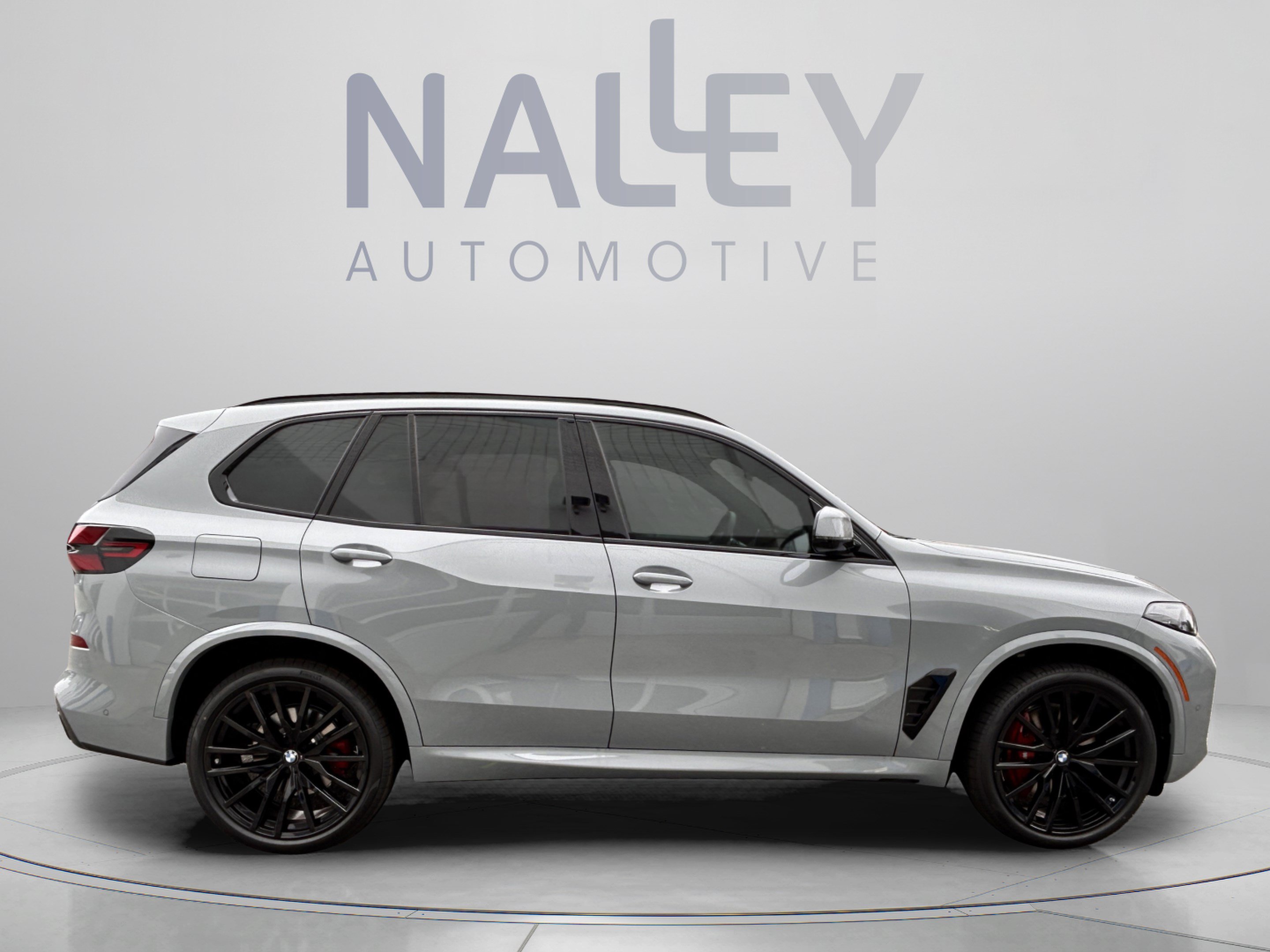Used 2026 BMW X5 sDrive40i w/ M Sport Package RWD image 4