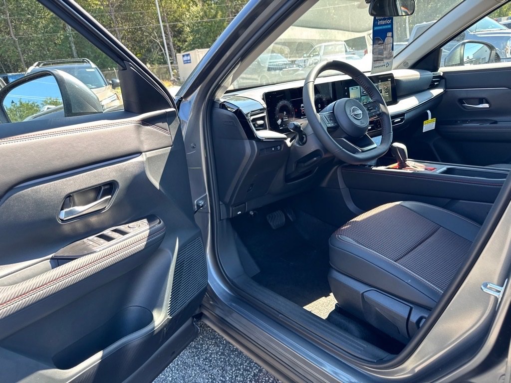 New 2025 Nissan Kicks SR image 12