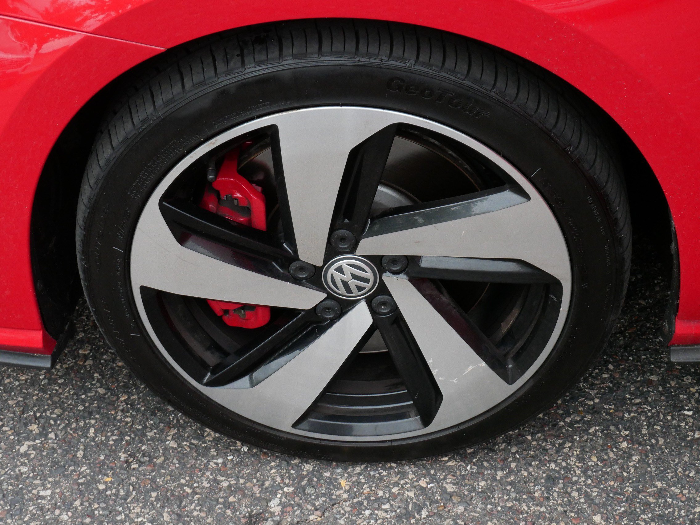 Used 2018 Volkswagen GTI SE FWD image 15