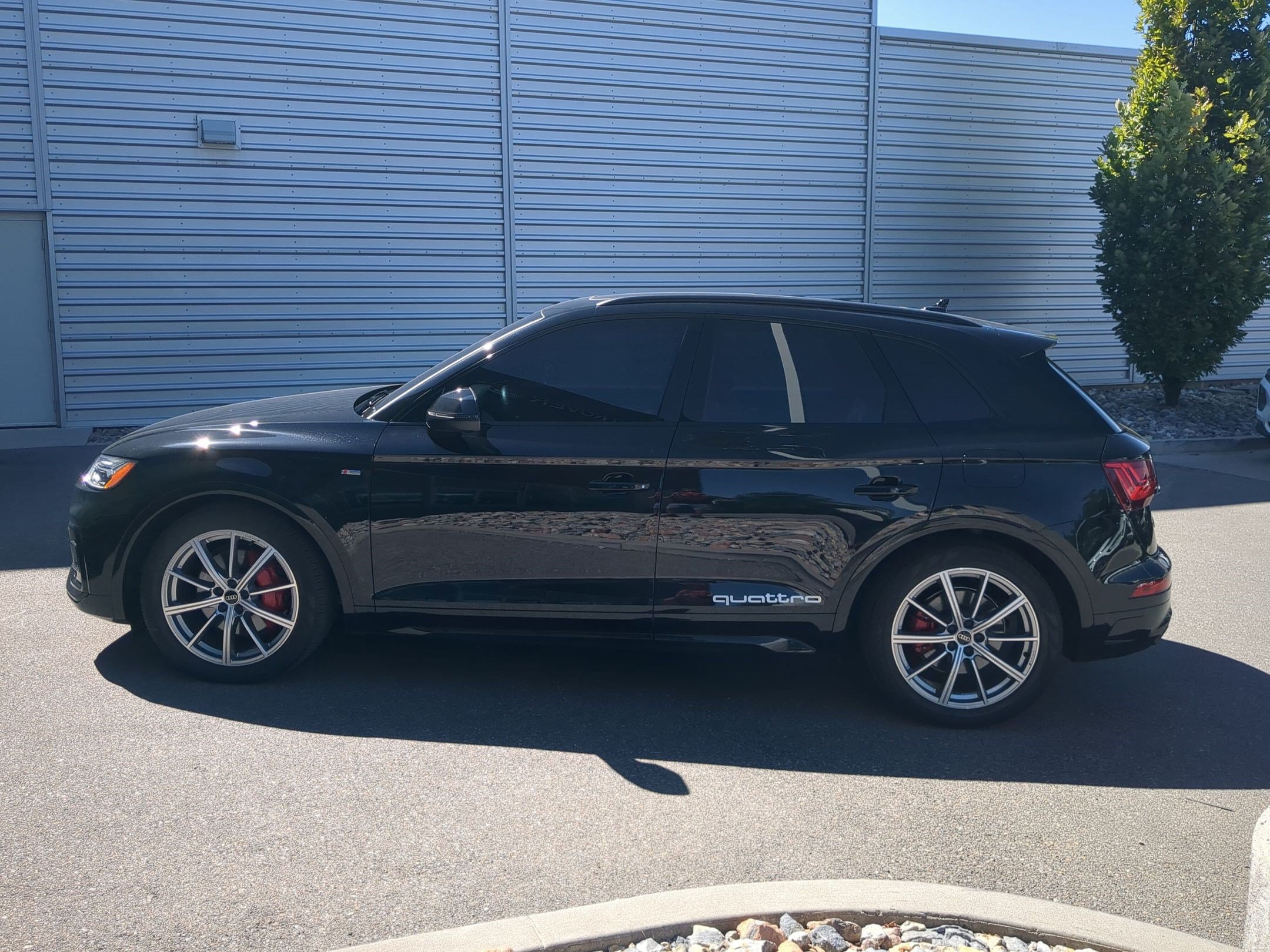 Used 2024 Audi Q5 e Premium Plus w/ Premium Plus Package AWD/4WD image 8
