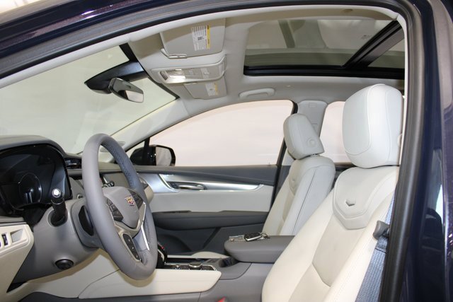 New 2025 Cadillac XT5 Premium Luxury image 6