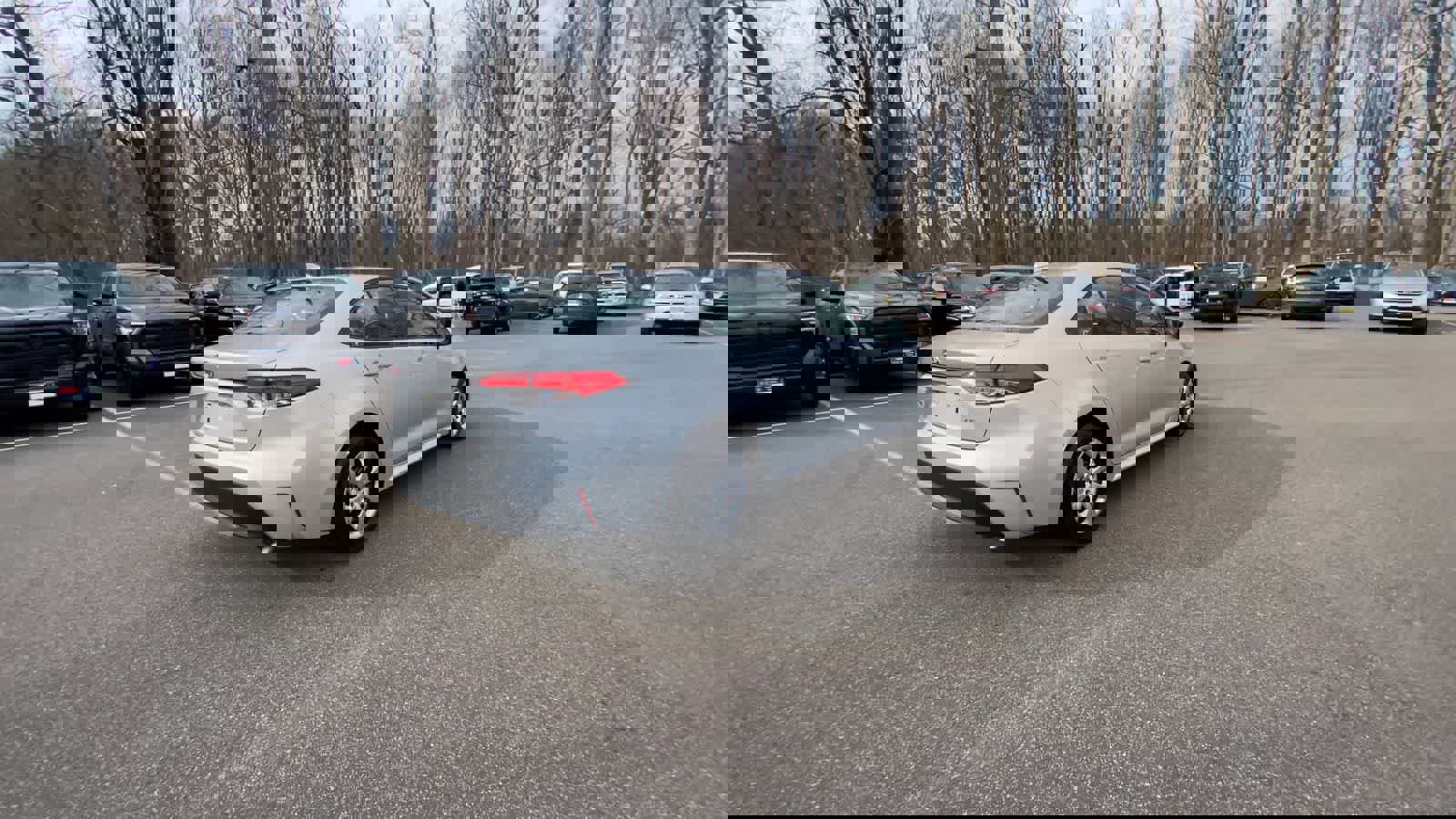 Used 2025 Toyota Corolla LE image 12