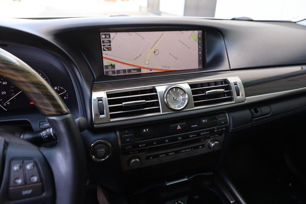 Used 2016 Lexus LS 460 AWD w/ Comfort Package image 15