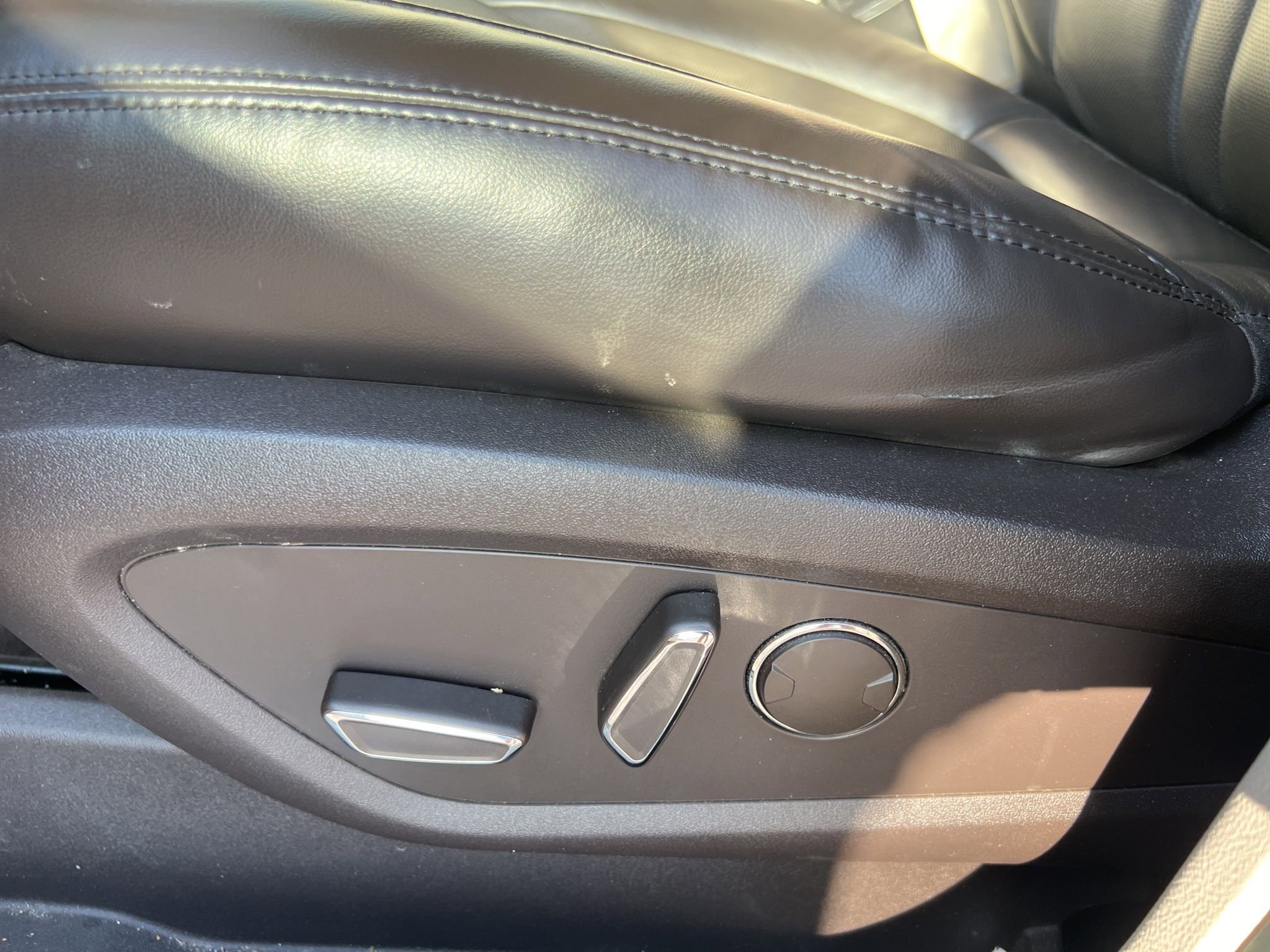 Used 2017 Lincoln MKC Reserve image 24