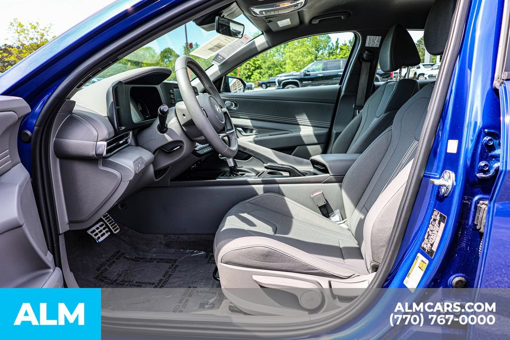 Used 2025 Hyundai Elantra Sport FWD image 18