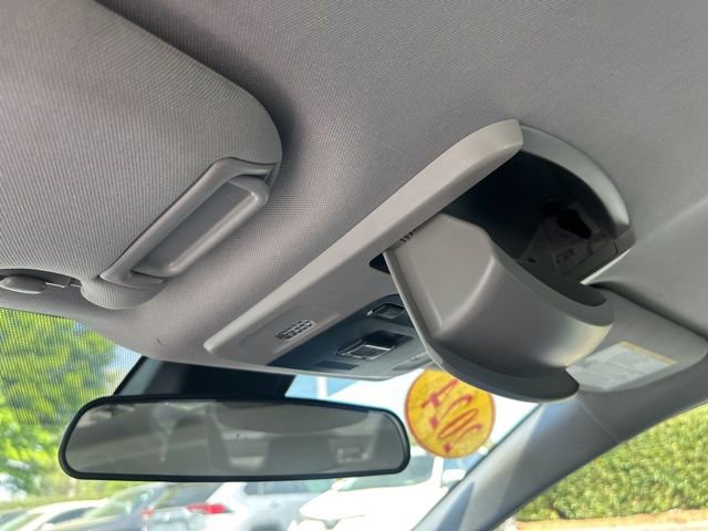 Used 2024 Toyota Camry SE image 31