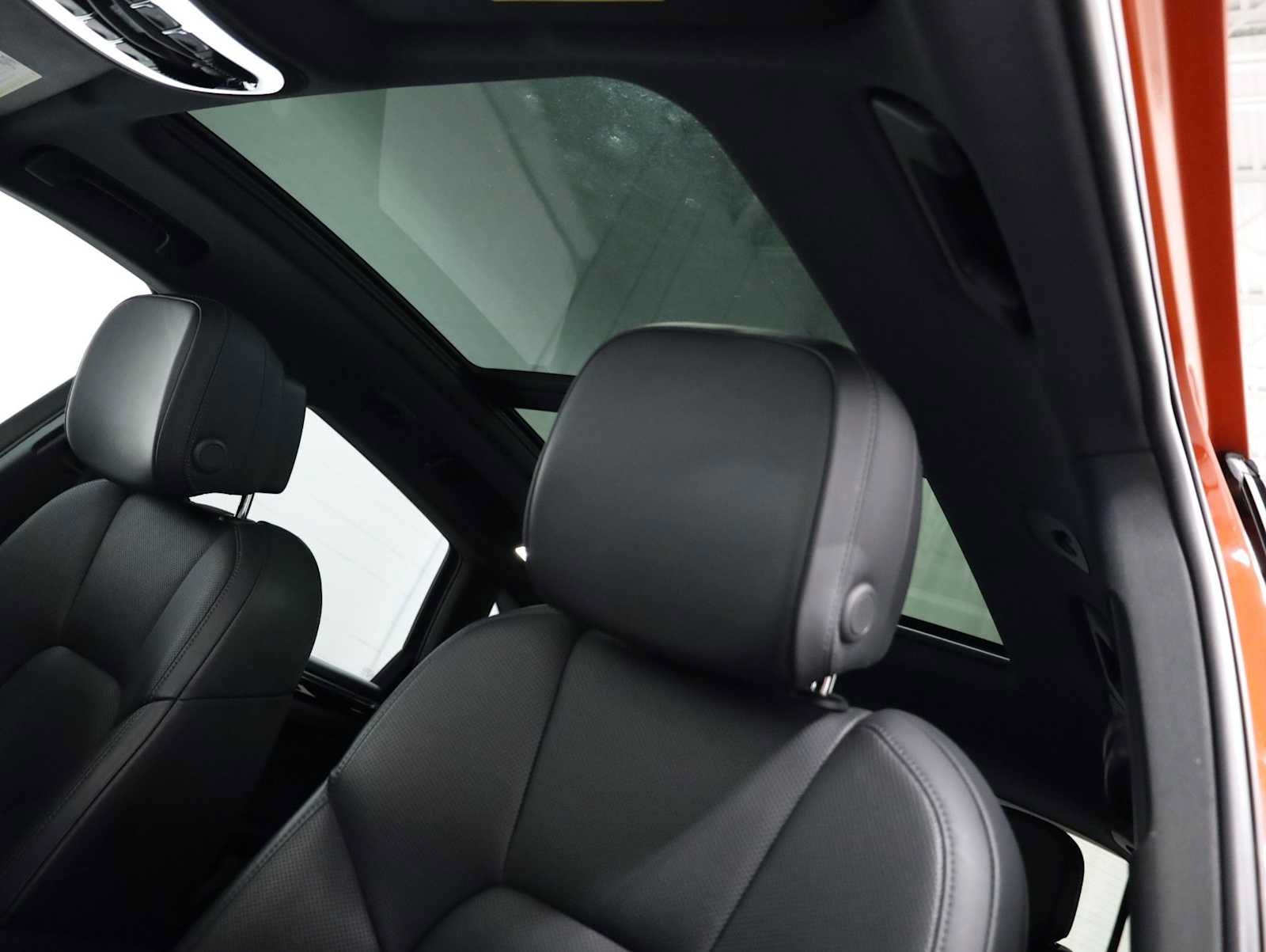 Certified 2022 Porsche Macan AWD/4WD image 20